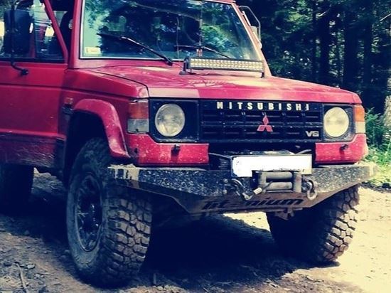 Kép MITSUBISHI PAJERO I első