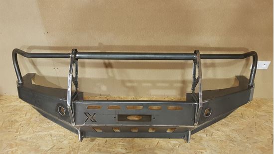 Kép Opel Frontera első a hűtő és a lámpák körül