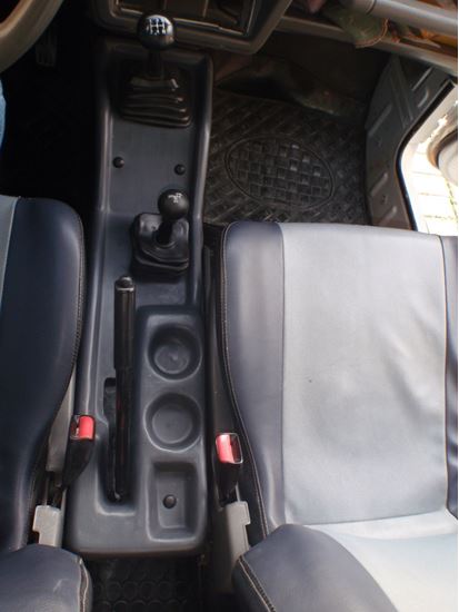 Kép Suzuki Samurai középkonzol